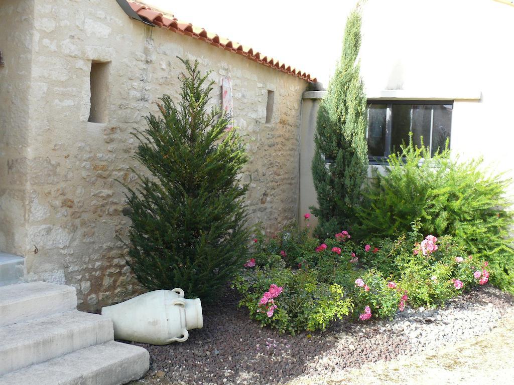 Gite Du Clos De La Vigne Montreuil  Phòng bức ảnh